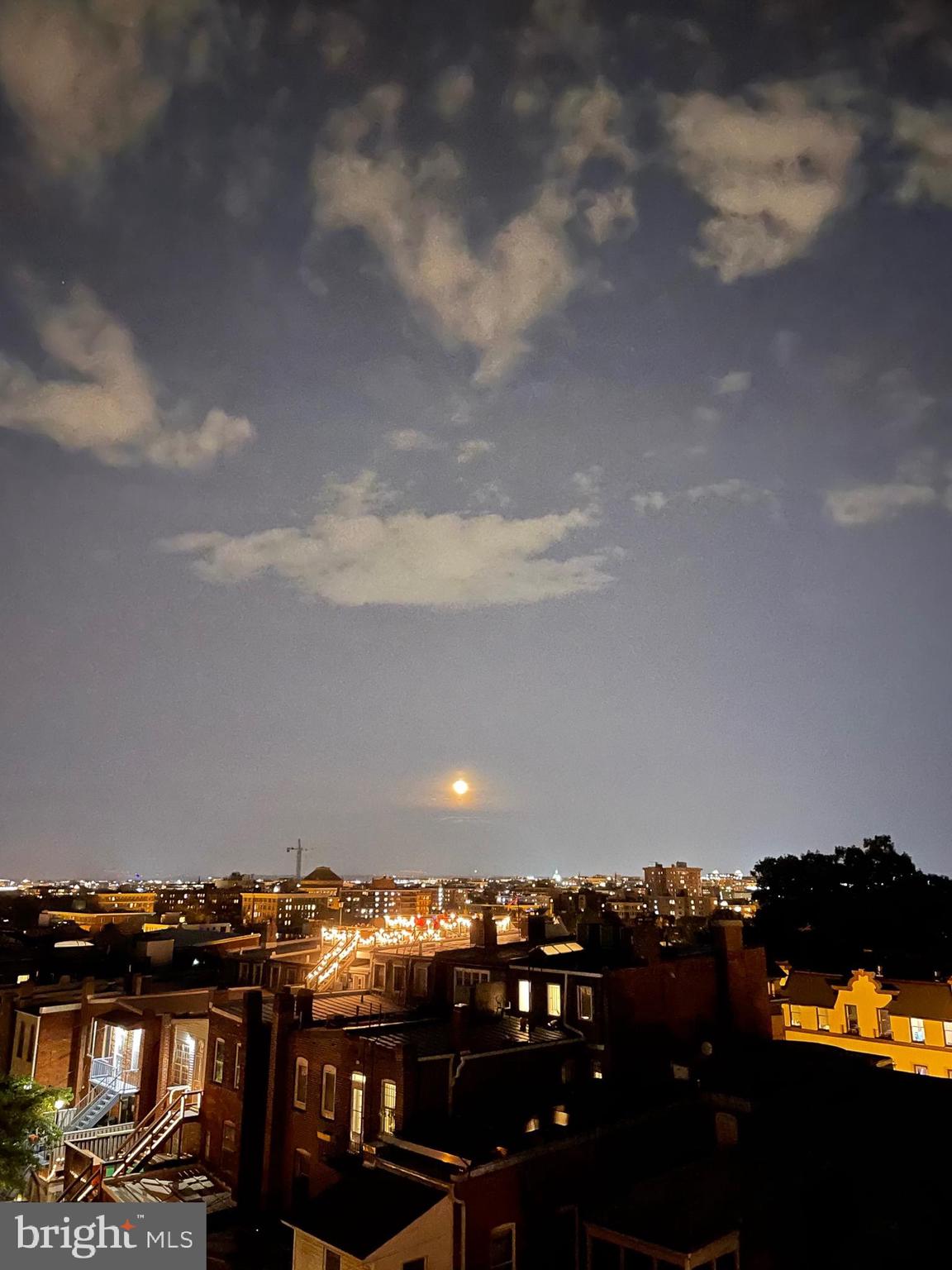 1860 California Street Northwest, Unit 403 Washington, DC 20009 - Photo 7 of 52 Summer orange moonrise over downtown