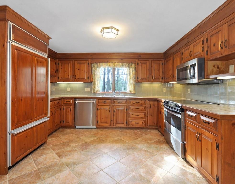 97 Deacon Haynes Road Concord, MA 01742 - Photo 5 of 25 Gallery Image 5