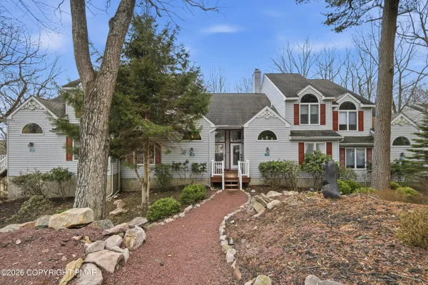 $385,000 | 136 Laurelwood Drive, Lake Harmony, PA 18624