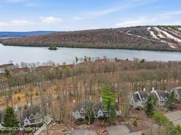 $385,000 | 136 Laurelwood Drive, Lake Harmony, PA 18624