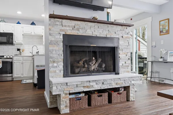 $385,000 | 136 Laurelwood Drive, Lake Harmony, PA 18624