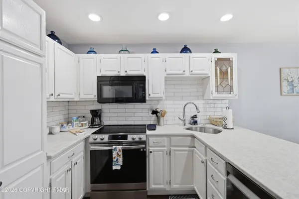 $385,000 | 136 Laurelwood Drive, Lake Harmony, PA 18624