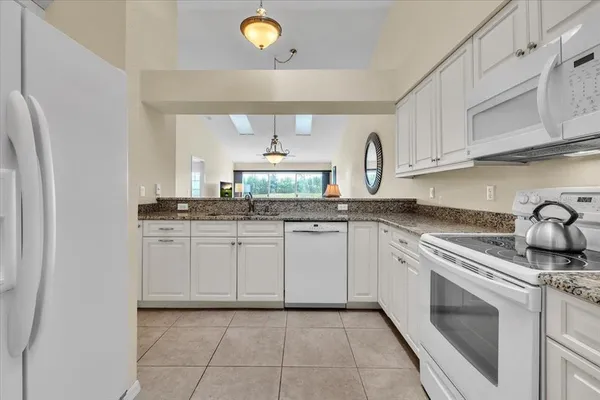 $244,900 | 12221 Southwest Kingsway Circle, Unit B2, Lake Suzy, FL 34269