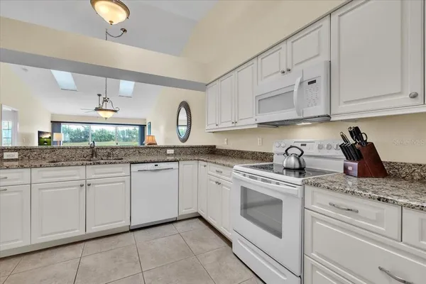 $244,900 | 12221 Southwest Kingsway Circle, Unit B2, Lake Suzy, FL 34269