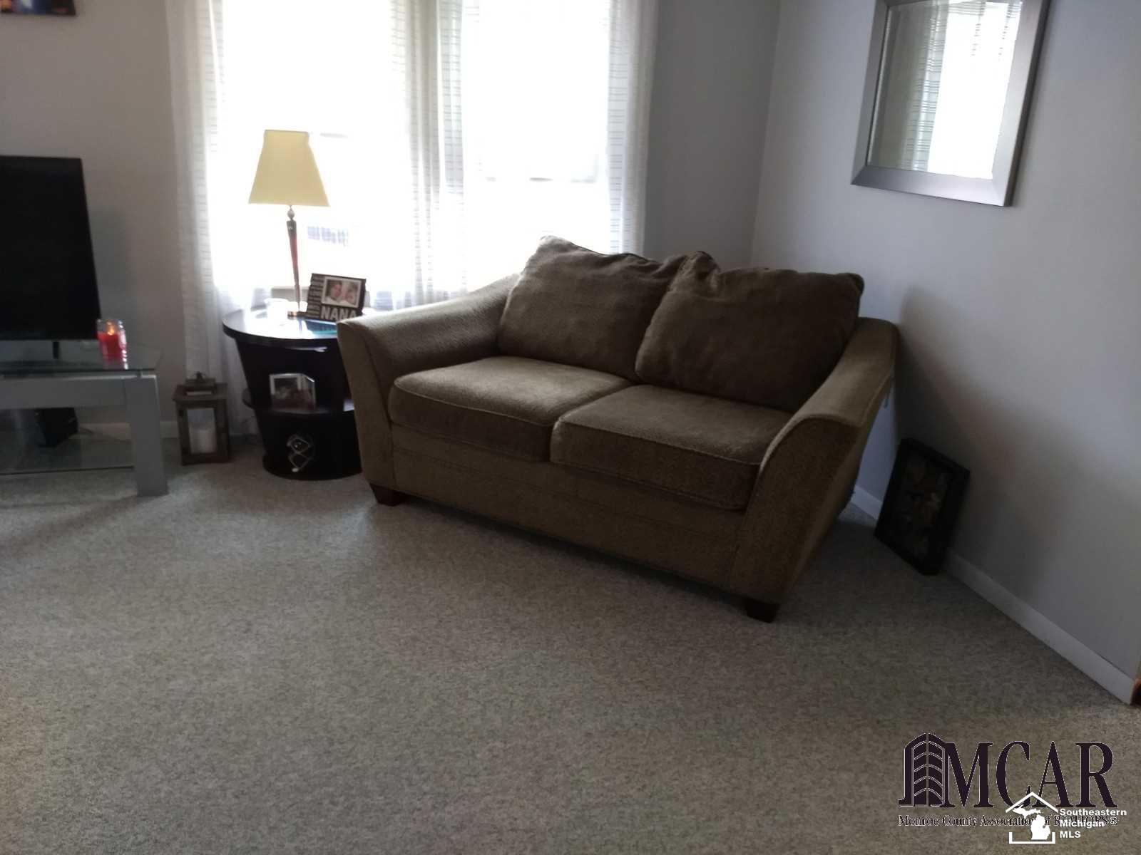 715 Rambow Drive Monroe, MI 48161 - Photo 4 of 21 21443598-3.JPG