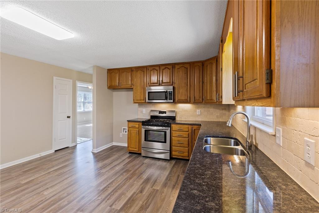 633 Ritters Lake Road Greensboro, NC 27406 - Photo 12 of 30 Gallery Image 12