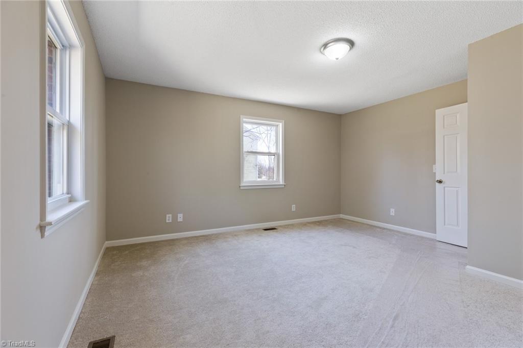633 Ritters Lake Road Greensboro, NC 27406 - Photo 15 of 30 Gallery Image 15
