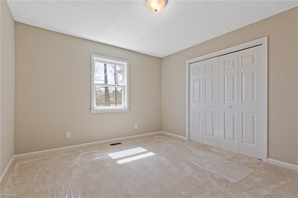 633 Ritters Lake Road Greensboro, NC 27406 - Photo 18 of 30 Gallery Image 18