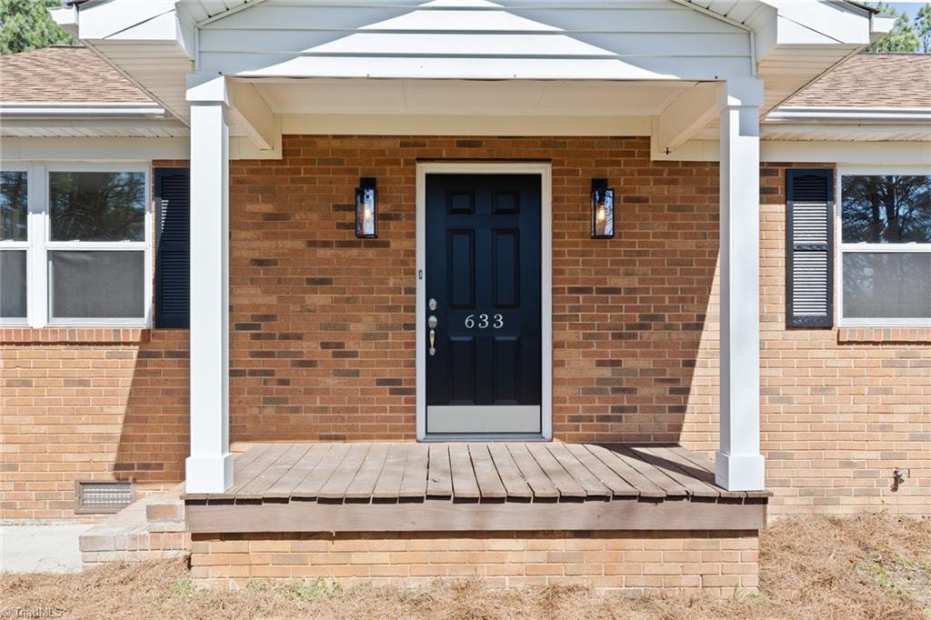 633 Ritters Lake Road Greensboro, NC 27406 - Photo 4 of 30 Gallery Image 4