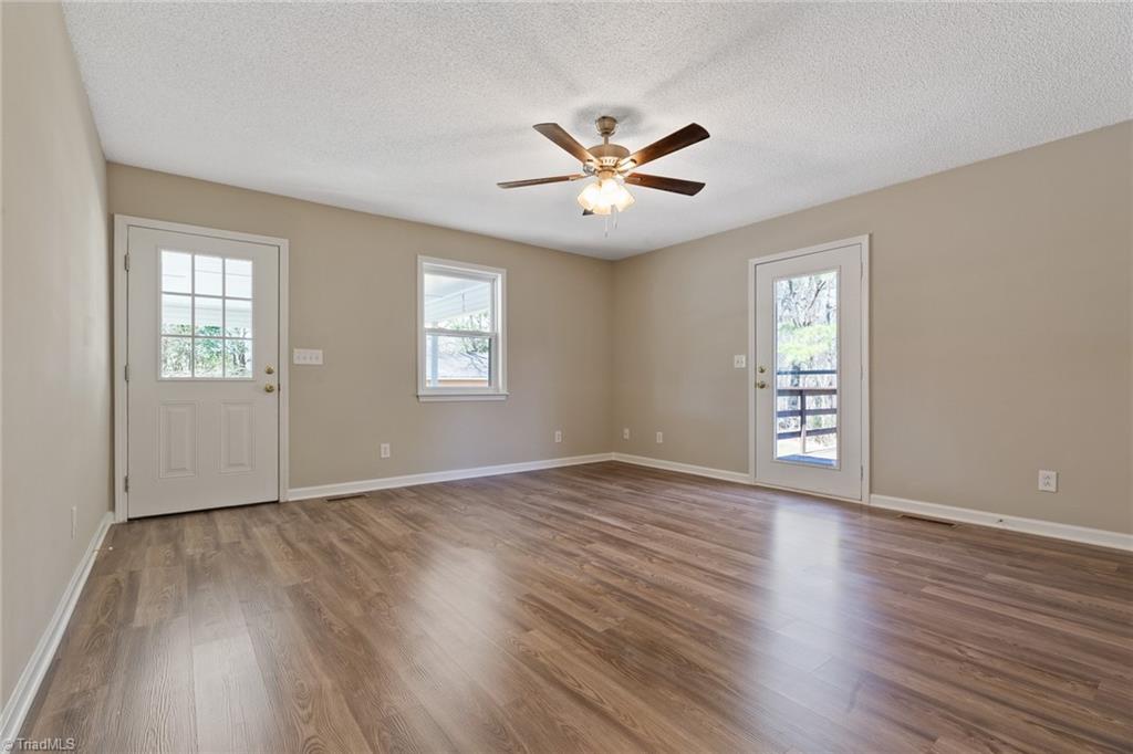 633 Ritters Lake Road Greensboro, NC 27406 - Photo 9 of 30 Gallery Image 9