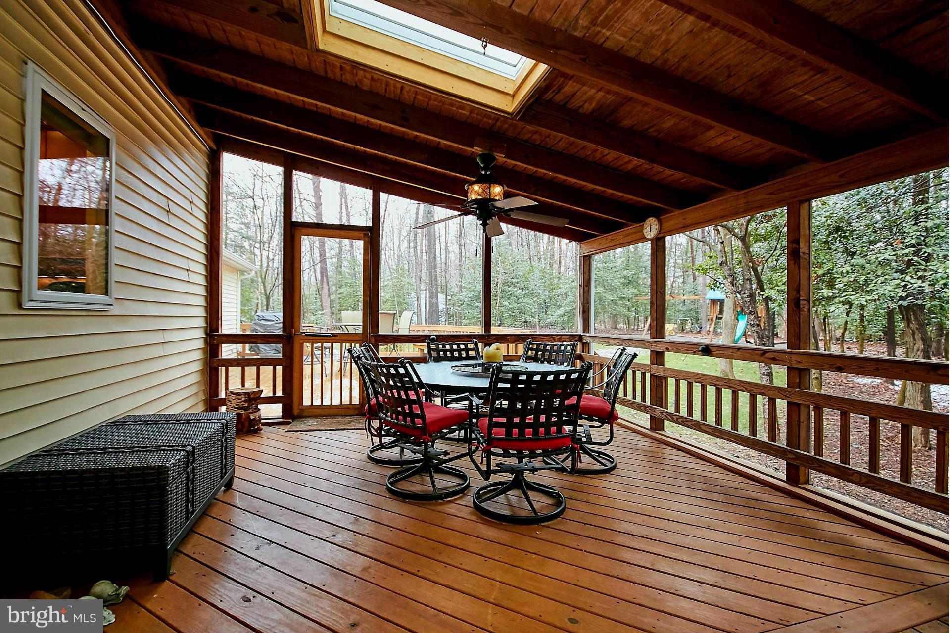 11224 Handlebar Road Reston, VA 20191 - Photo 21 of 30 Exterior (Rear)