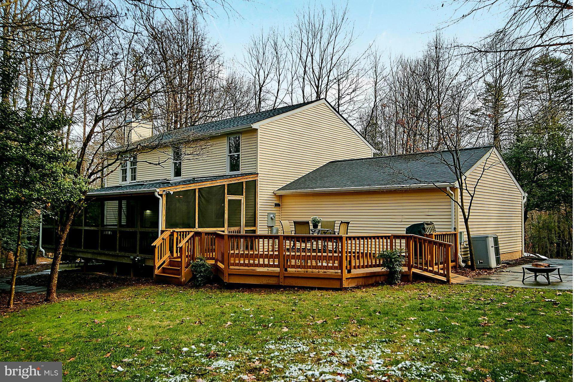 11224 Handlebar Road Reston, VA 20191 - Photo 26 of 30 Exterior (Rear)