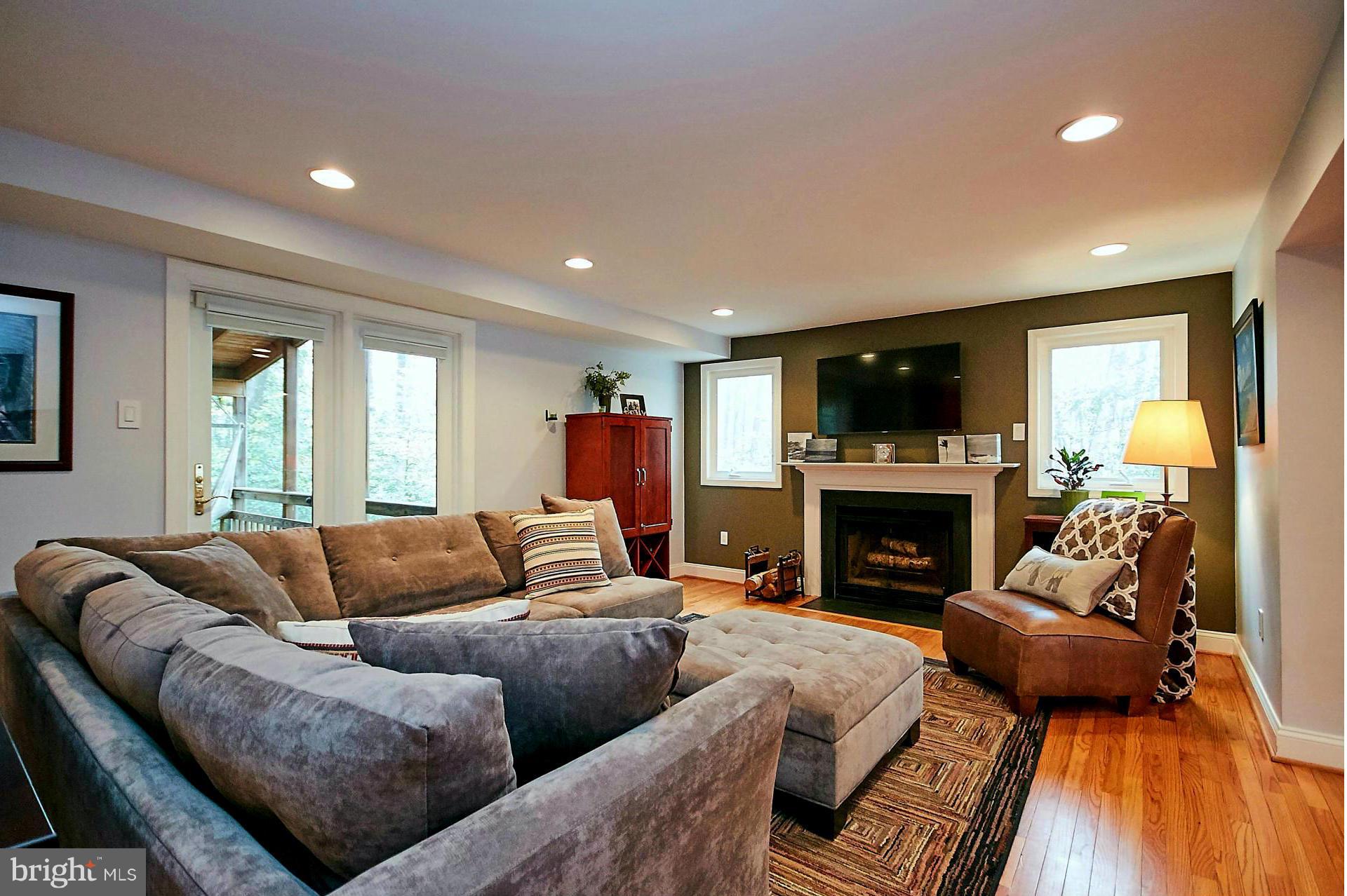 11224 Handlebar Road Reston, VA 20191 - Photo 4 of 30 Family Room
