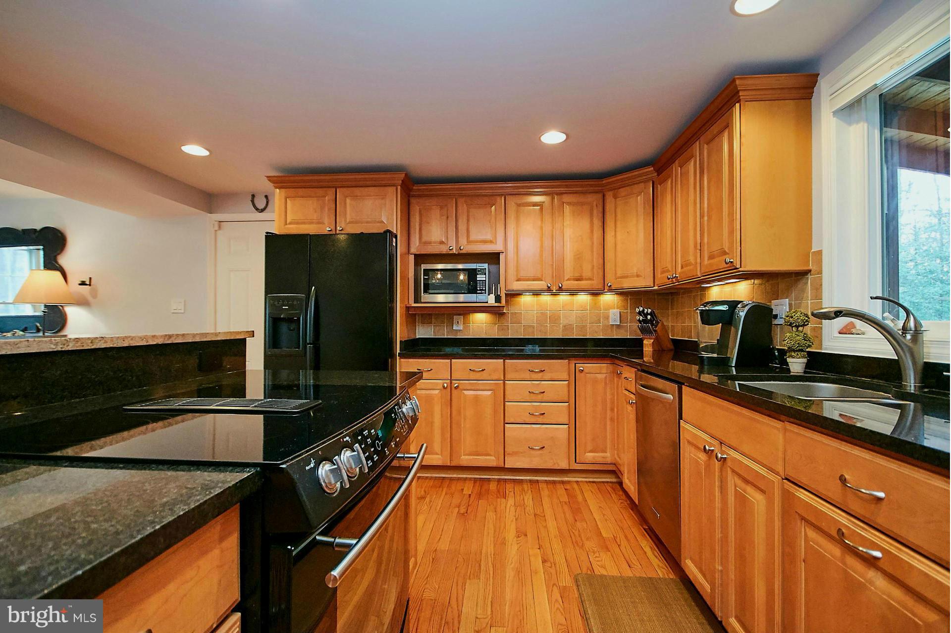11224 Handlebar Road Reston, VA 20191 - Photo 6 of 30 Kitchen
