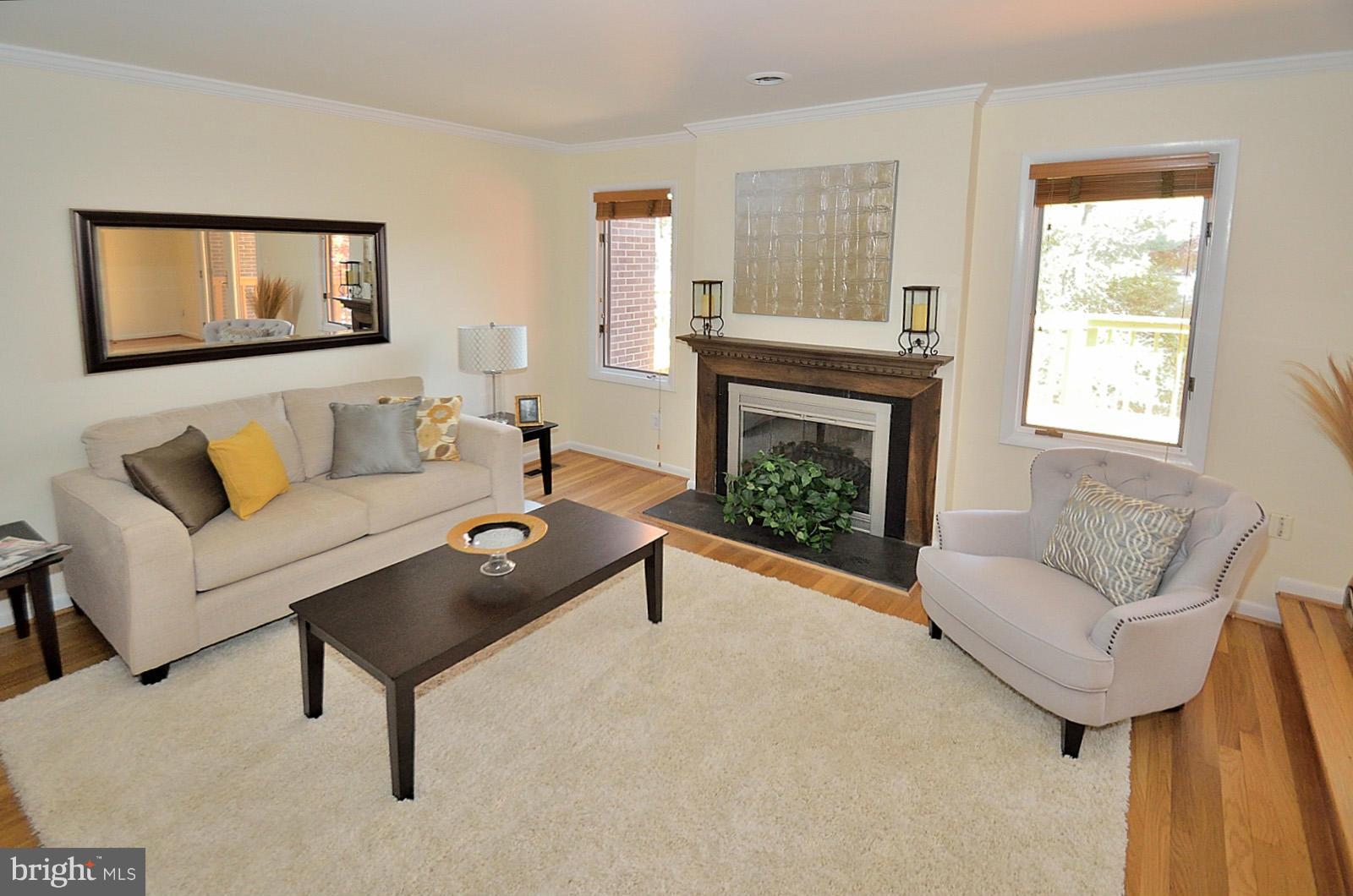 2255 Cedar Cove Court Reston, VA 20191 - Photo 4 of 29 Living Room