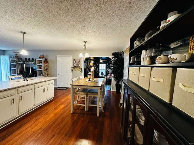 $172,900 | 201 Southwest 3rd Street, Washington, IN 47501