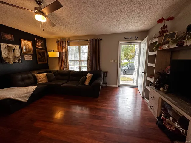 $172,900 | 201 Southwest 3rd Street, Washington, IN 47501