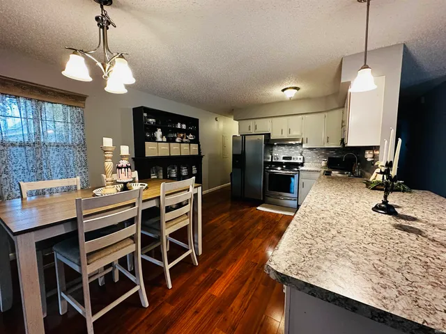 $172,900 | 201 Southwest 3rd Street, Washington, IN 47501