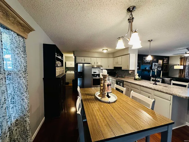 $172,900 | 201 Southwest 3rd Street, Washington, IN 47501