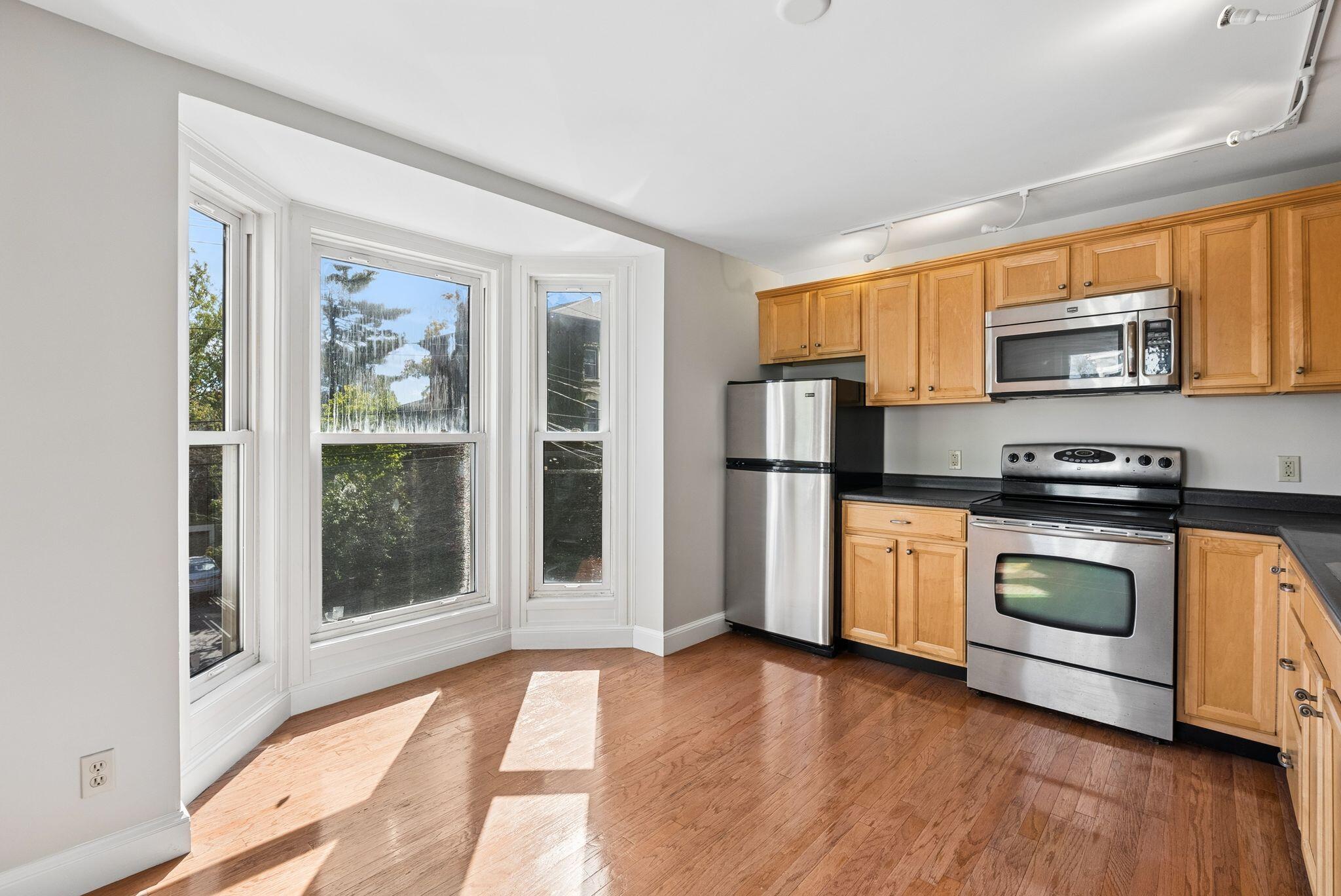 287 Spring Street, Unit 7 Portland, ME 04102 - Photo 10 of 38 23_DSC03505