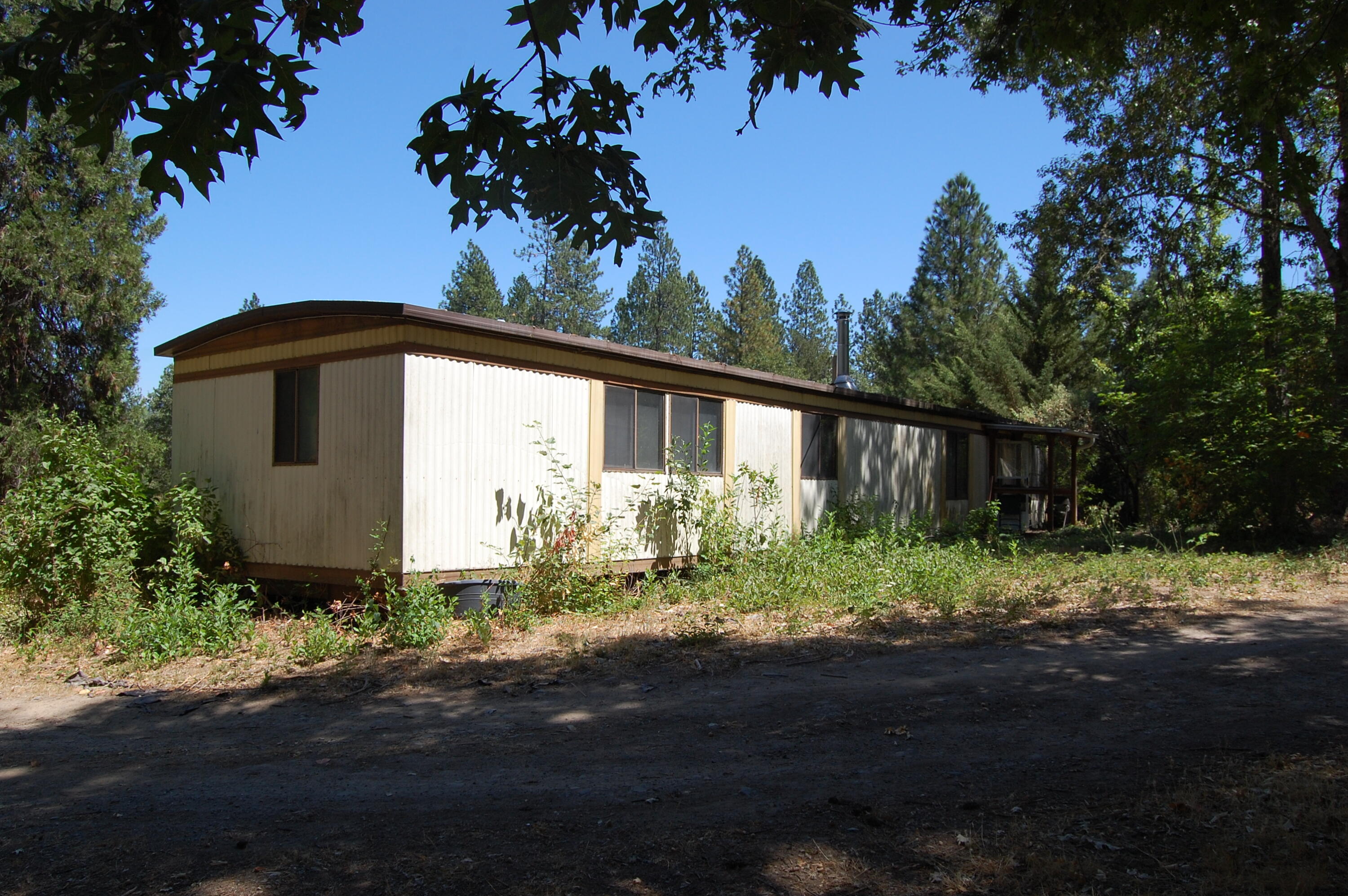 1752 Rounds Avenue Grants Pass, OR 97527 - Photo 24 of 33 DSC_0106
