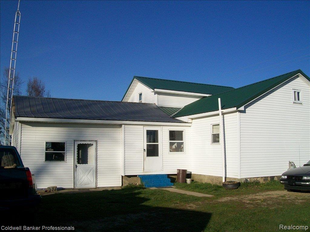 5315 North Lake Road Columbiaville, MI 48421 - Photo 3 of 11 East side view
