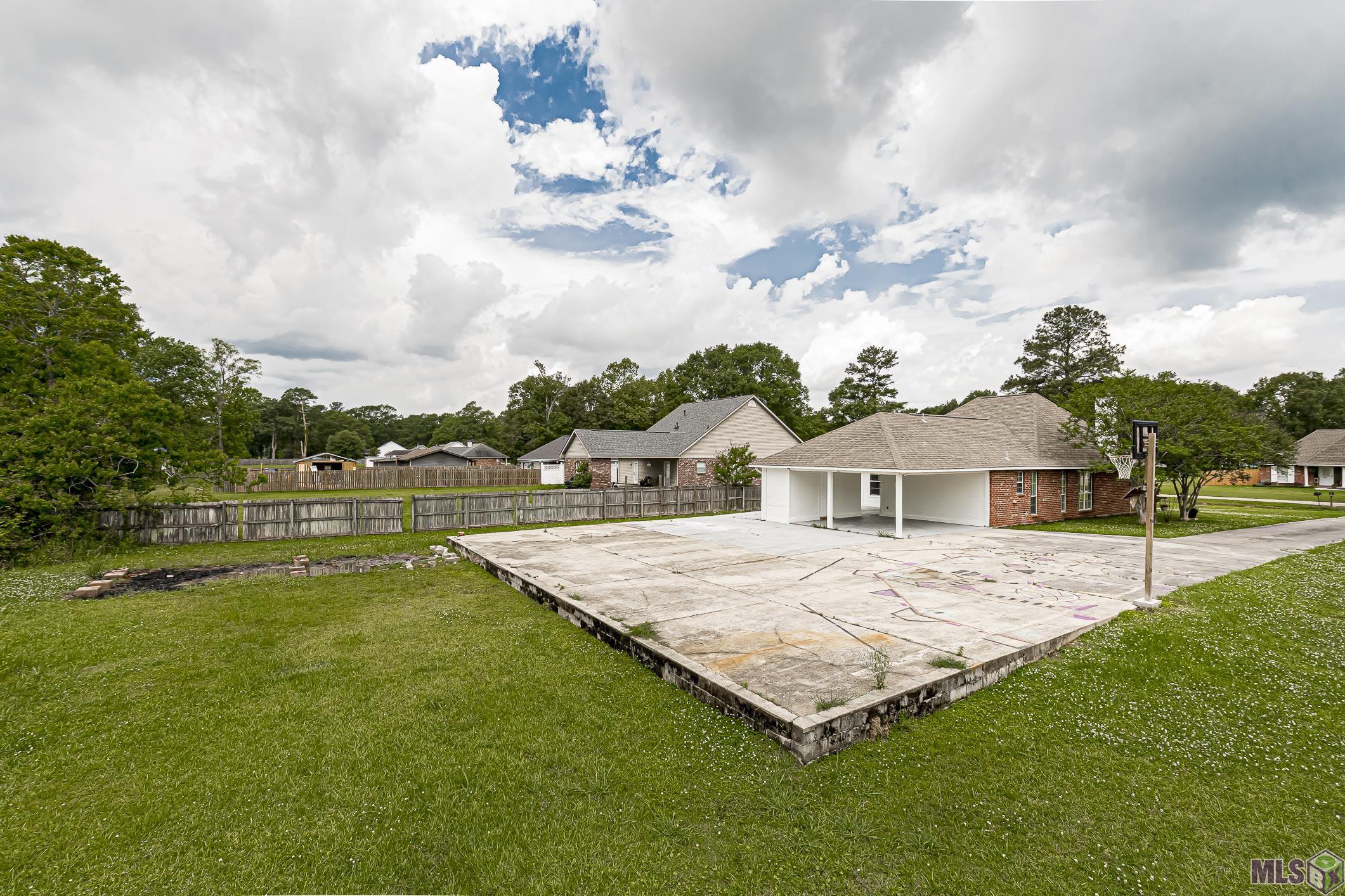 10626 Eagle Crest Road Denham Springs, LA 70726 - Photo 5 of 29 Gallery Image 5