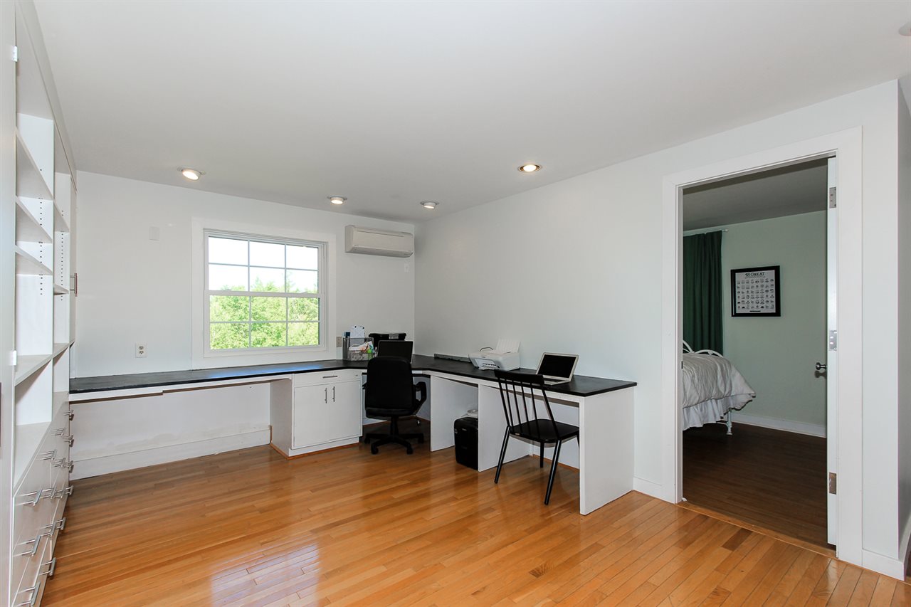 244 Sand Hill Road Peterborough, NH 03458 - Photo 11 of 20