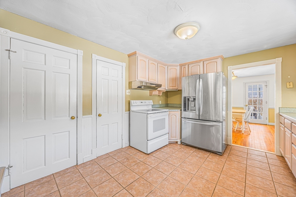 120 Bridle Path Road Springfield, MA 01118 - Photo 14 of 32