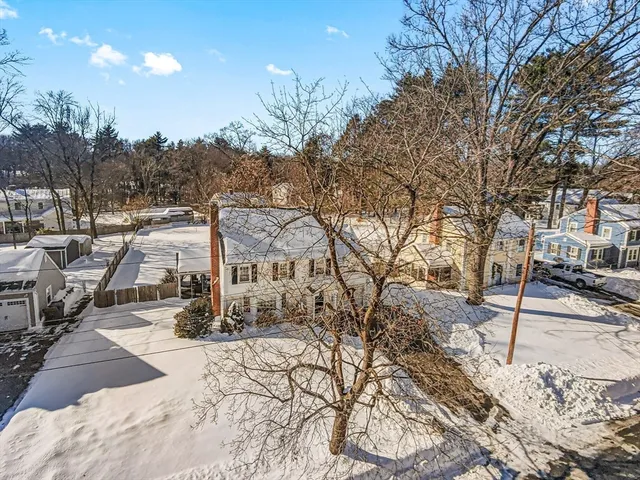 $349,900 | 120 Bridle Path Road, Springfield, MA 01118