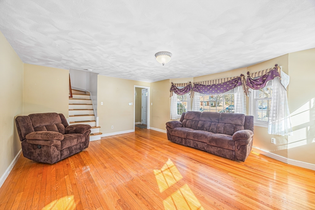 120 Bridle Path Road Springfield, MA 01118 - Photo 7 of 32