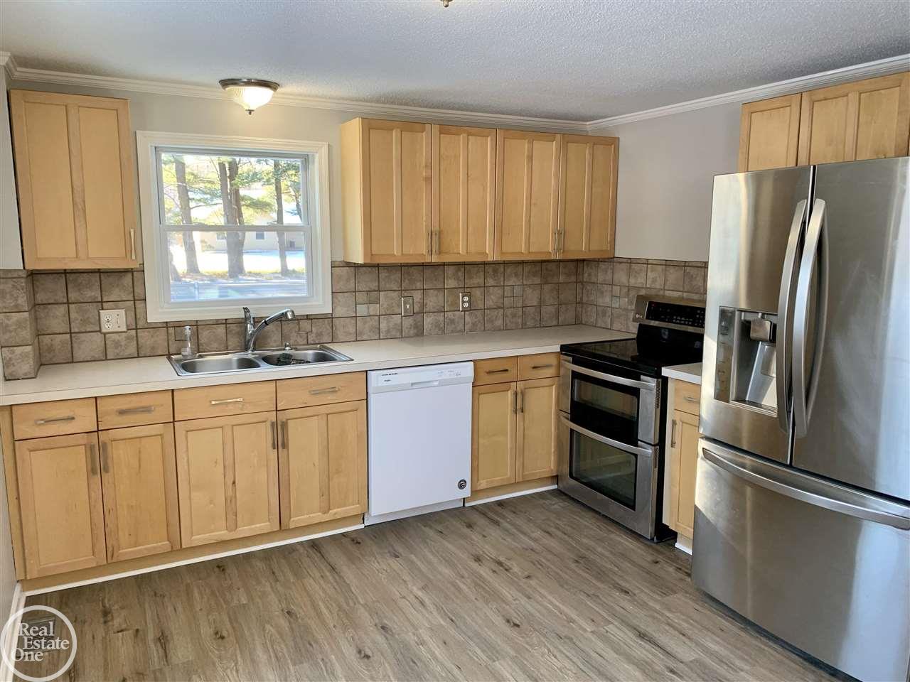4124 Atkins Road Port Huron, MI 48060 - Photo 8 of 19