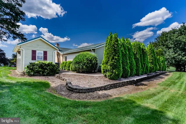 $349,900 | 25 Lippizan Drive, Shippensburg, PA 17257