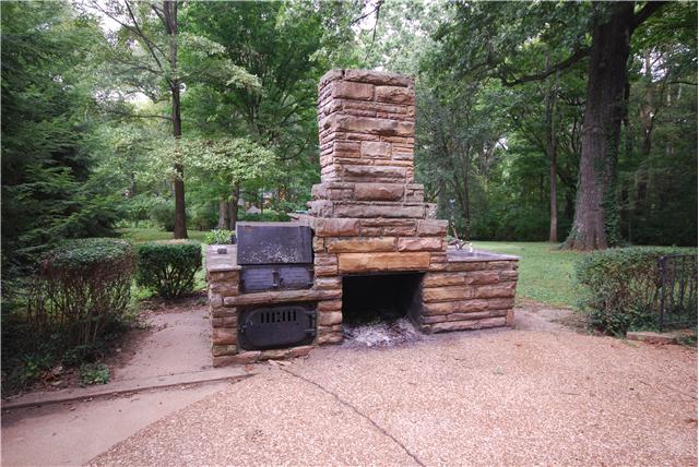 412 Powder Mill Road Nashville, TN 37205 - Photo 2 of 6 Gallery Image 2