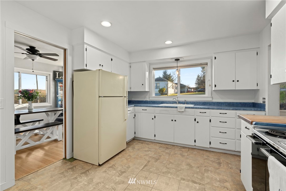1060 Fowler Street Raymond, WA 98577 - Photo 13 of 19 Gallery Image 13
