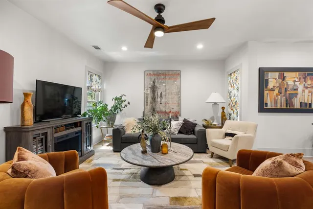 $329,900 | 309 East Franklin Street, Hillsboro, TX 76645