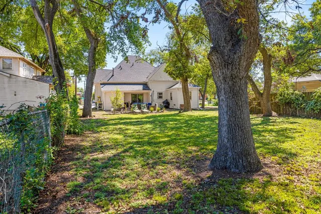 $329,900 | 309 East Franklin Street, Hillsboro, TX 76645