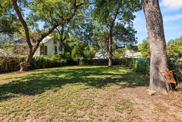 $329,900 | 309 East Franklin Street, Hillsboro, TX 76645