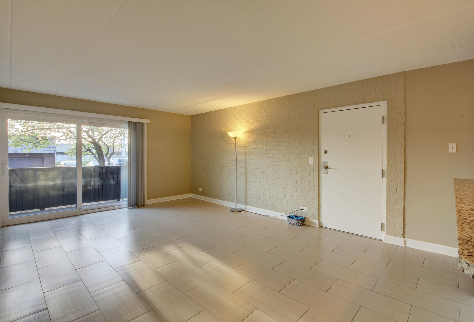 548 Timber Ridge Drive, Unit 106 Carol Stream, IL 60188 - Photo 3 of 24