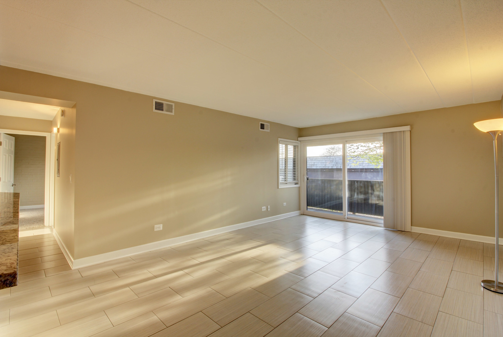 548 Timber Ridge Drive, Unit 106 Carol Stream, IL 60188 - Photo 5 of 24