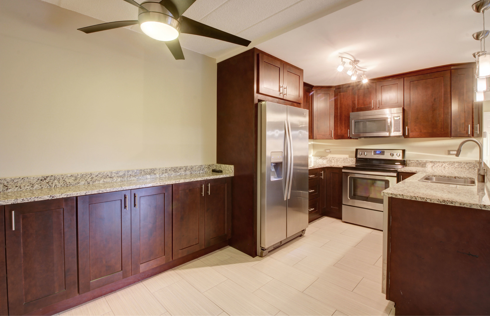 548 Timber Ridge Drive, Unit 106 Carol Stream, IL 60188 - Photo 7 of 24