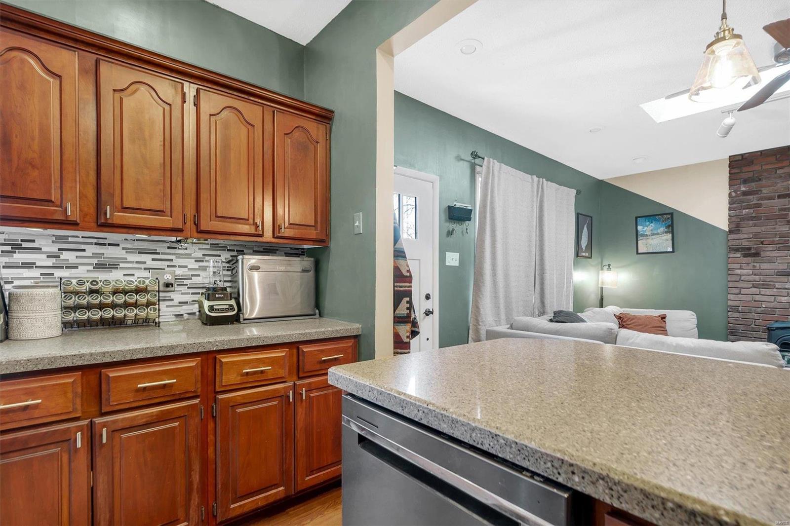 6456 Scanlan Avenue St. Louis, MO 63139 - Photo 11 of 36