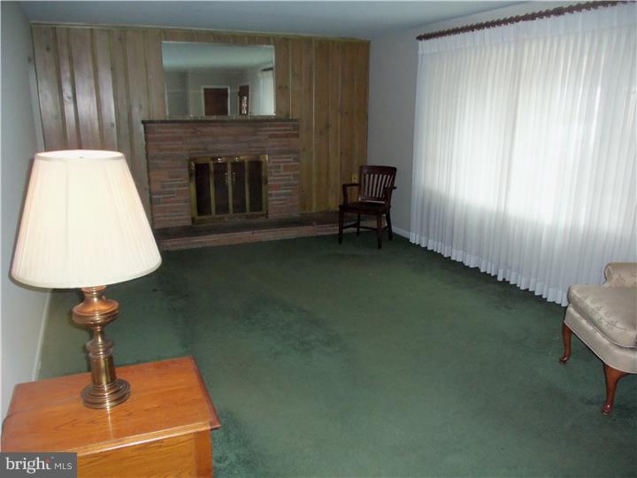 1026 Arbuta Road Abington, PA 19001 - Photo 10 of 25 Gallery Image 10