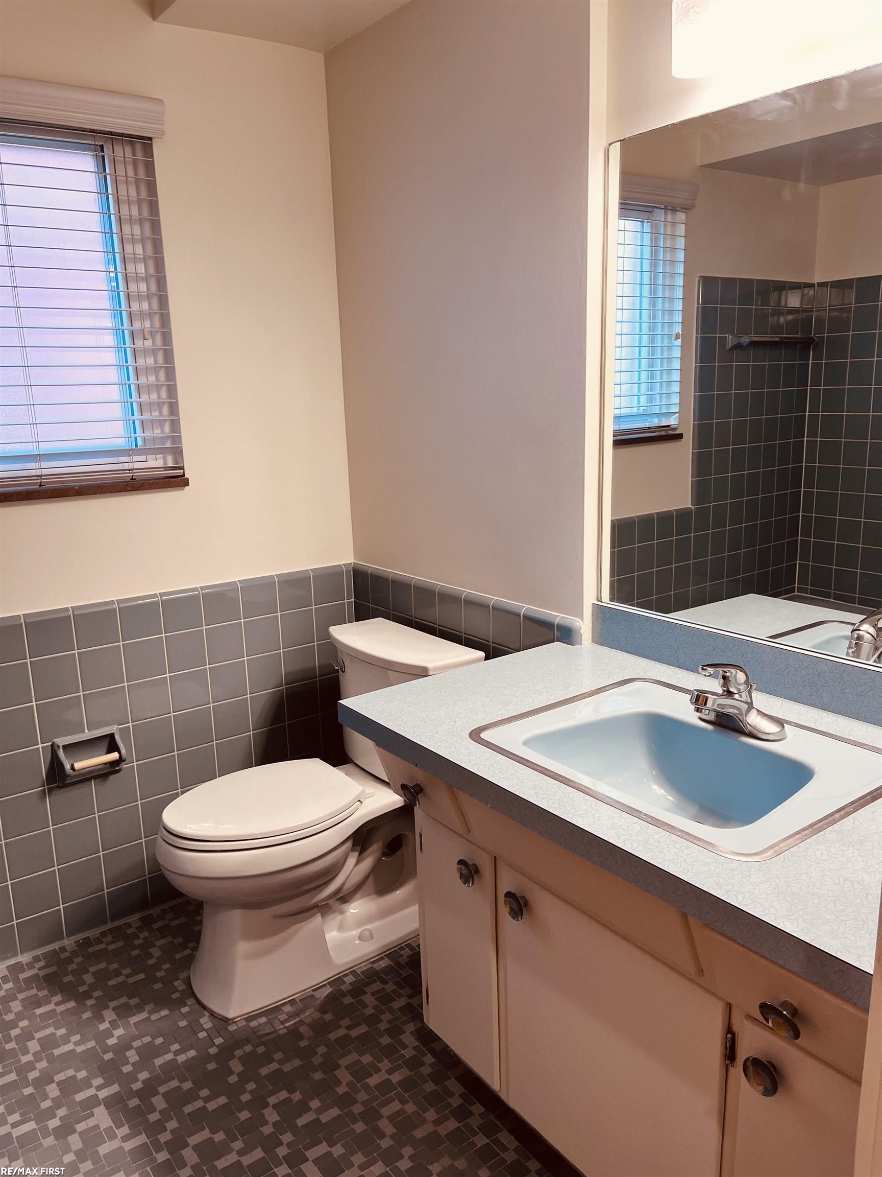 899 Neff Road, Unit 2 Grosse Pointe, MI 48230 - Photo 14 of 19