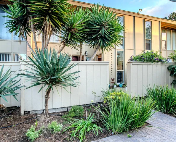 $580,000 | 451 Dela Vina Avenue, Unit 405, Monterey, CA 93940