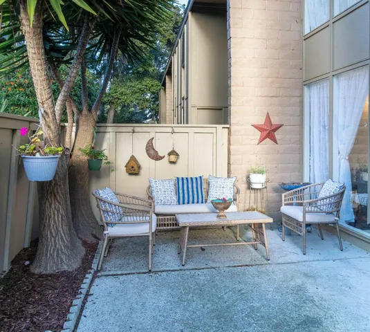 $580,000 | 451 Dela Vina Avenue, Unit 405, Monterey, CA 93940