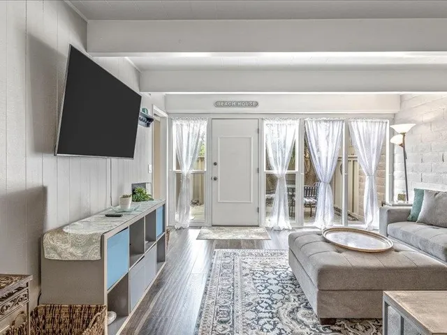 $580,000 | 451 Dela Vina Avenue, Unit 405, Monterey, CA 93940