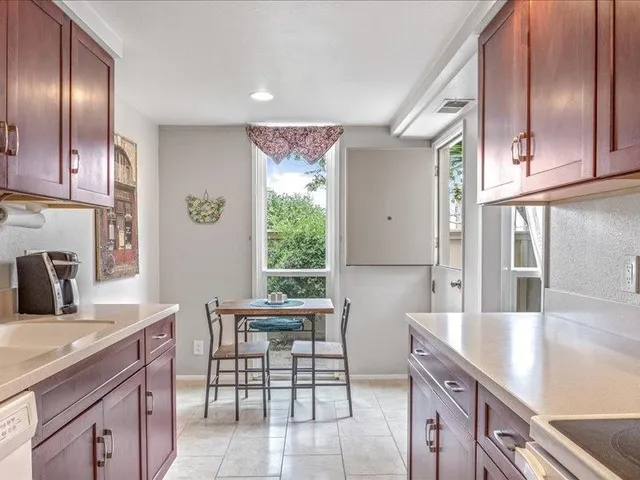 $580,000 | 451 Dela Vina Avenue, Unit 405, Monterey, CA 93940