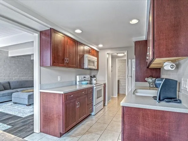 $580,000 | 451 Dela Vina Avenue, Unit 405, Monterey, CA 93940