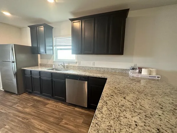 $2,100 | 18300 Speculator Lane, Elgin, TX 78621